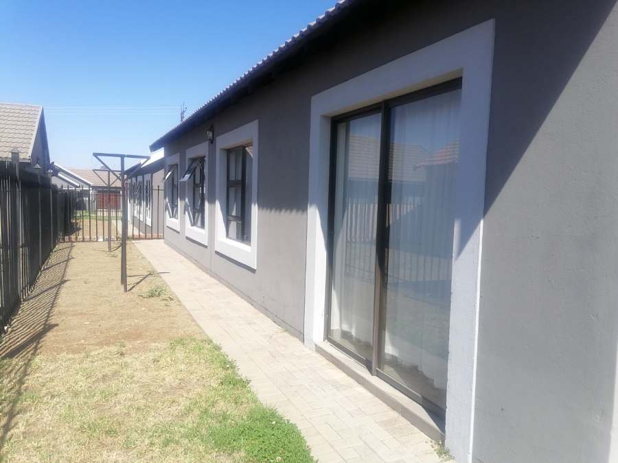 3 Bedroom Property for Sale in Heidedal Free State